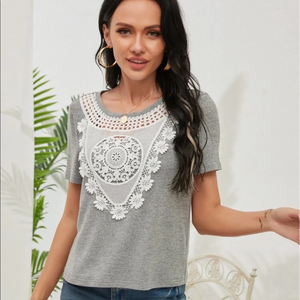 GUIPURE LACE INSERT TEE - Picture 4 of 6